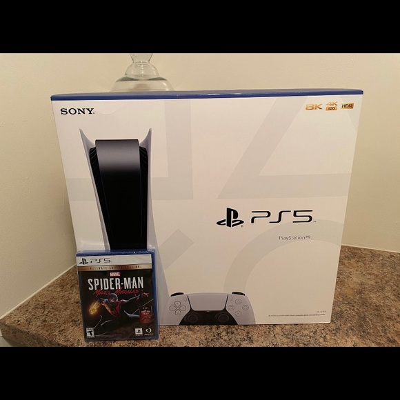 PS5 with Spiderman Miles Morales - Picture 2 of 2